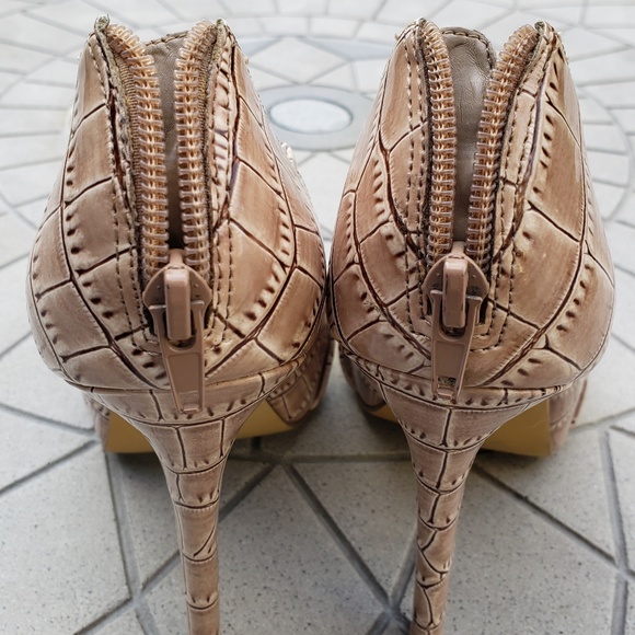 *SOLD* Steve Madden P-Jazzi CrissCross Platform - Picture 7 of 8